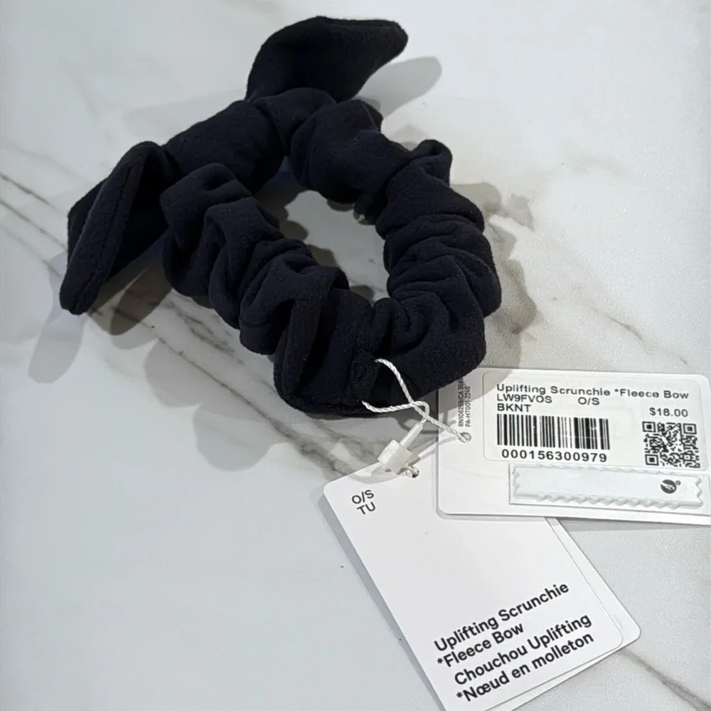 LULULEMON Uplifting Scrunchie Fleece Bow Black Knight 💙🖤 NWT